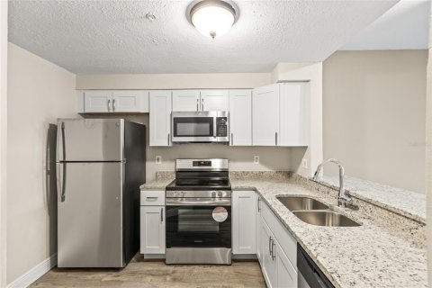 Condo in Orlando, Florida, 3 bedrooms  № 2205470 - photo 7