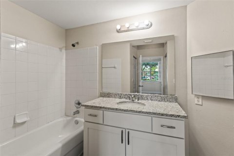 Condo in Orlando, Florida, 3 bedrooms  № 2205470 - photo 10
