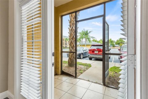 Condo in Orlando, Florida, 3 bedrooms  № 2205470 - photo 15