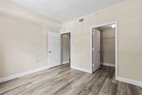 Condo in Orlando, Florida, 3 bedrooms  № 2205470 - photo 12