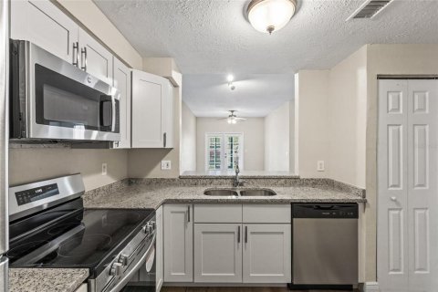 Condo in Orlando, Florida, 3 bedrooms  № 2205470 - photo 6