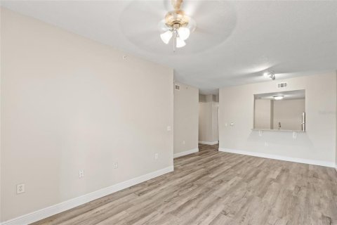 Condo in Orlando, Florida, 3 bedrooms  № 2205470 - photo 4
