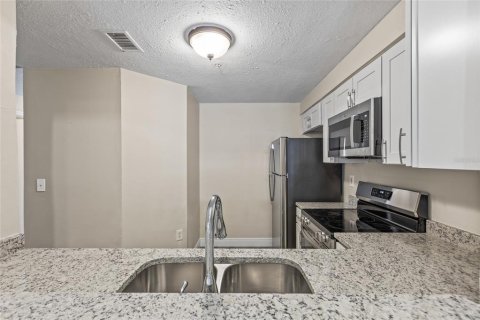 Condo in Orlando, Florida, 3 bedrooms  № 2205470 - photo 5