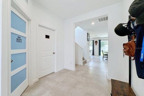 House in DeLand, Florida 5 bedrooms, 283.91 sq.m. № 2228336 - photo 3
