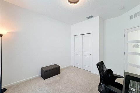 House in DeLand, Florida 5 bedrooms, 283.91 sq.m. № 2228336 - photo 7