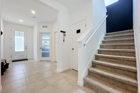 House in DeLand, Florida 5 bedrooms, 283.91 sq.m. № 2228336 - photo 4