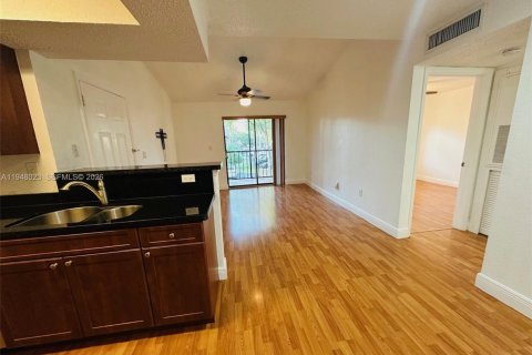 Copropriété à vendre à Miami, Floride: 1 chambre, 54.44 m2 № 2007247 - photo 13