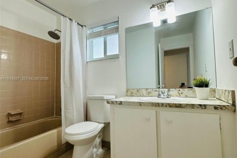 Apartment in Fort Lauderdale, Florida 2 bedrooms, 83.61 sq.m. № 2000623 - photo 8