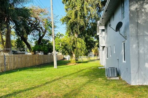 Apartment in Fort Lauderdale, Florida 2 bedrooms, 83.61 sq.m. № 2000623 - photo 15