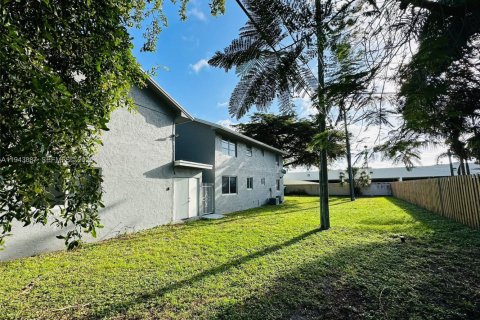 Apartment in Fort Lauderdale, Florida 2 bedrooms, 83.61 sq.m. № 2000623 - photo 16