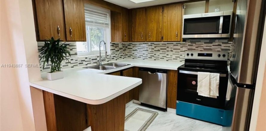 Apartment in Fort Lauderdale, Florida 2 bedrooms, 83.61 sq.m. № 2000623