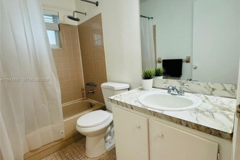 Apartment in Fort Lauderdale, Florida 2 bedrooms, 83.61 sq.m. № 2000623 - photo 11