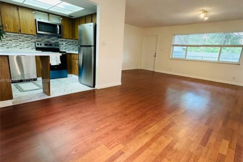 Apartment in Fort Lauderdale, Florida 2 bedrooms, 83.61 sq.m. № 2000623 - photo 3