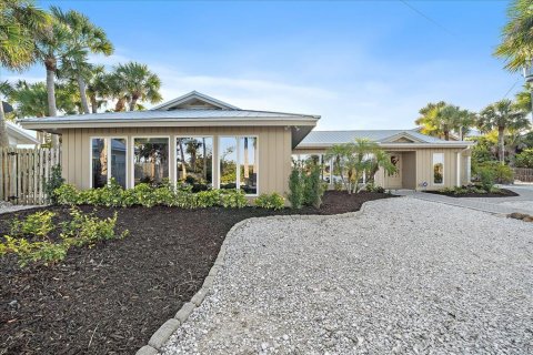 House in Englewood, Florida 5 bedrooms, 374.67 sq.m. № 2122872 - photo 16