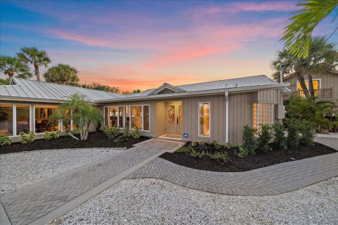 House in Englewood, Florida 5 bedrooms, 374.67 sq.m. № 2122872 - photo 17