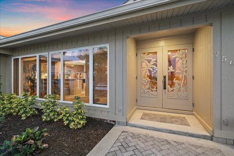 House in Englewood, Florida 5 bedrooms, 374.67 sq.m. № 2122872 - photo 20
