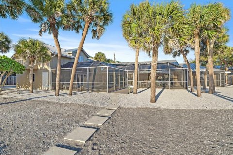 House in Englewood, Florida 5 bedrooms, 374.67 sq.m. № 2122872 - photo 7