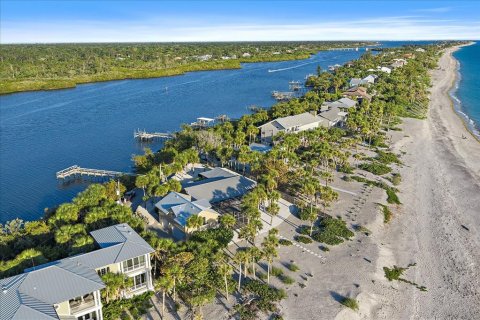 House in Englewood, Florida 5 bedrooms, 374.67 sq.m. № 2122872 - photo 8