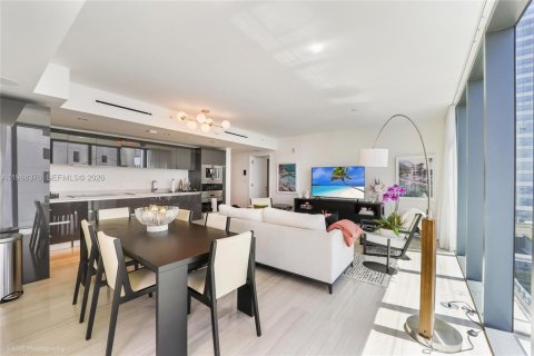 Copropriété à louer à Miami, Floride: 2 chambres, 105.63 m2 № 2051447 - photo 4