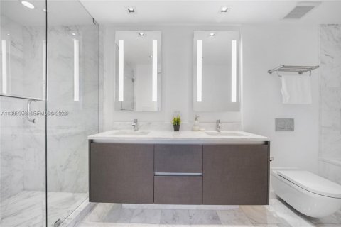 Copropriété à louer à Miami, Floride: 2 chambres, 105.63 m2 № 2051447 - photo 9