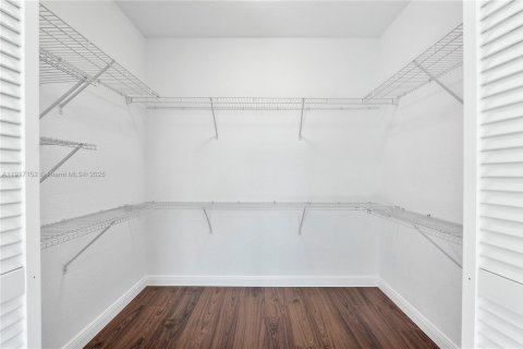 Adosado en venta en Sunrise, Florida, 4 dormitorios, 171.68 m2 № 2030925 - foto 24