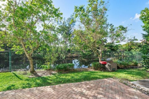 Adosado en venta en Sunrise, Florida, 4 dormitorios, 171.68 m2 № 2030925 - foto 29