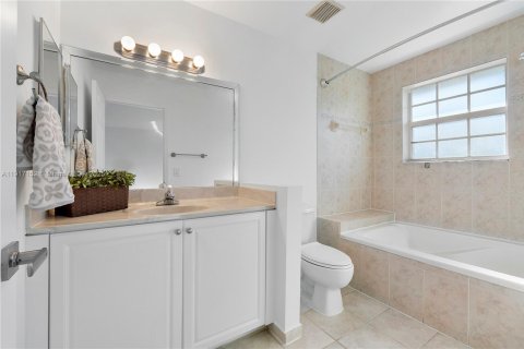 Adosado en venta en Sunrise, Florida, 4 dormitorios, 171.68 m2 № 2030925 - foto 25