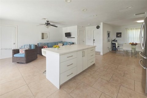 Купить виллу или дом в Нейплс, Флорида 4 спальни, 175.12м2, № 2080795 - фото 8