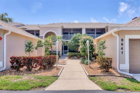 Condominio en alquiler en Sarasota, Florida, 2 dormitorios, 123.84 m2 № 1916306 - foto 1