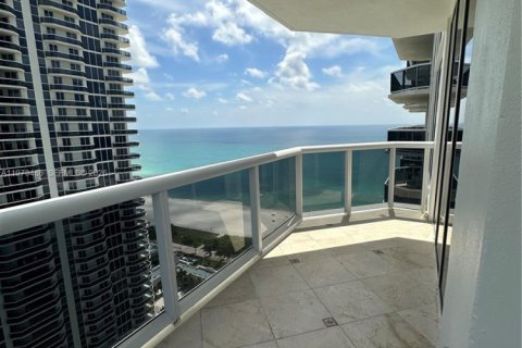Condominio en venta en Miami Beach, Florida, 2 dormitorios, 128.21 m2 № 2034060 - foto 10
