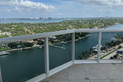 Condominio en venta en Miami Beach, Florida, 2 dormitorios, 128.21 m2 № 2034060 - foto 9