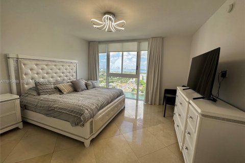 Condominio en venta en Miami Beach, Florida, 2 dormitorios, 128.21 m2 № 2034060 - foto 11