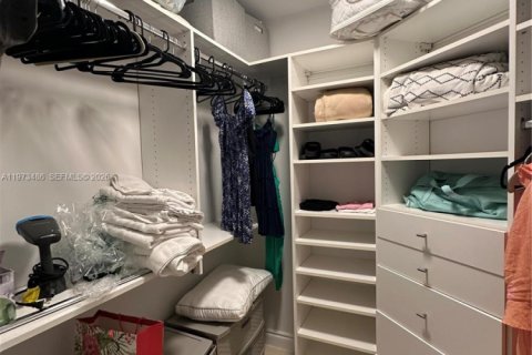 Condominio en venta en Miami Beach, Florida, 2 dormitorios, 128.21 m2 № 2034060 - foto 12