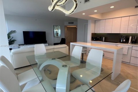 Condominio en venta en Miami Beach, Florida, 2 dormitorios, 128.21 m2 № 2034060 - foto 6