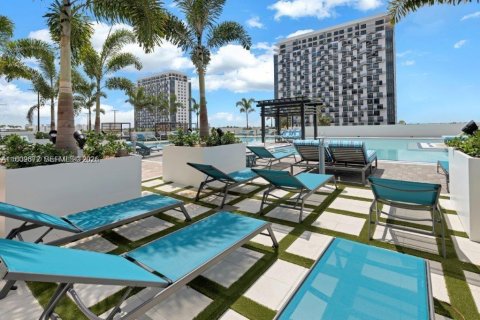 Apartment in Doral, Florida 1 bedroom, 60.39 sq.m. № 1981858 - photo 18