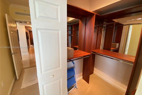 Снять в аренду кондоминиум в Халландейл-Бич, Флорида 3 спальни, 148.36м2, № 2029374 - фото 7