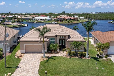 Villa ou maison à Punta Gorda, Floride 3 chambres, 224.54 m2 № 2341508