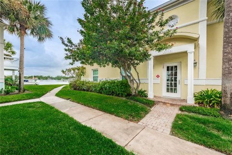 Condo à Saint Petersburg, Floride, 1 chambre  № 2298981