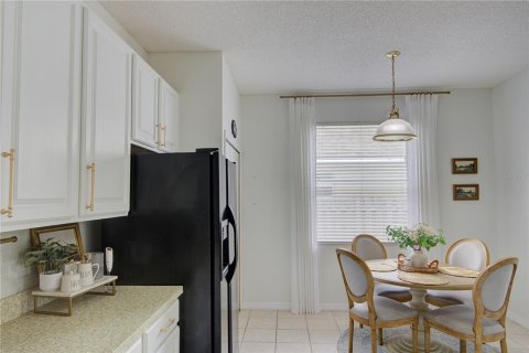 House in Orlando, Florida 4 bedrooms, 230.86 sq.m. № 2233443 - photo 11