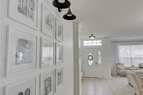 House in Orlando, Florida 4 bedrooms, 230.86 sq.m. № 2233443 - photo 9