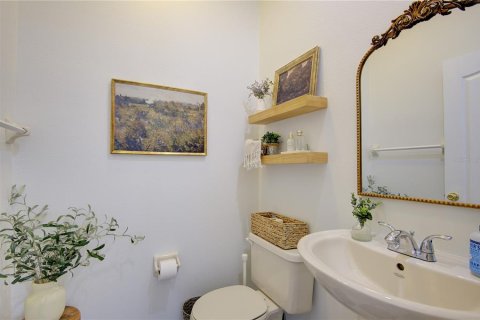 House in Orlando, Florida 4 bedrooms, 230.86 sq.m. № 2233443 - photo 24