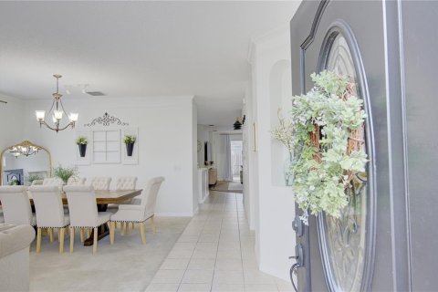 House in Orlando, Florida 4 bedrooms, 230.86 sq.m. № 2233443 - photo 3