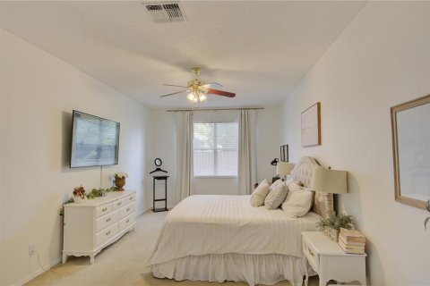 House in Orlando, Florida 4 bedrooms, 230.86 sq.m. № 2233443 - photo 28