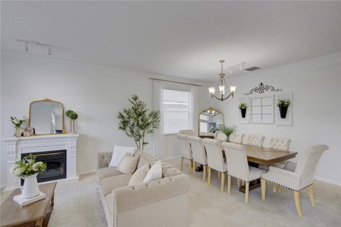 House in Orlando, Florida 4 bedrooms, 230.86 sq.m. № 2233443 - photo 4