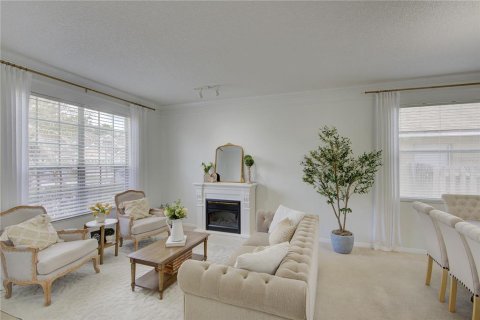 House in Orlando, Florida 4 bedrooms, 230.86 sq.m. № 2233443 - photo 5
