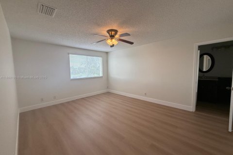 Снять в аренду виллу или дом в Уэстон, Флорида 4 спальни, 176.7м2, № 1942561 - фото 14