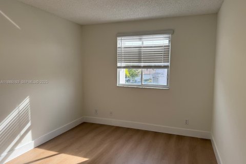 Снять в аренду виллу или дом в Уэстон, Флорида 4 спальни, 176.7м2, № 1942561 - фото 27