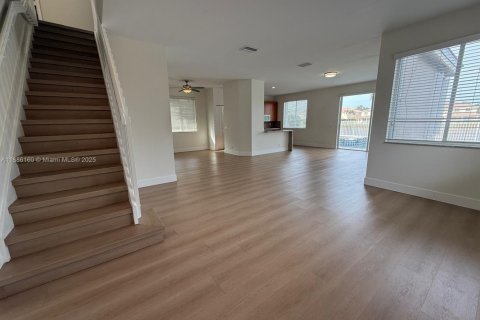 Снять в аренду виллу или дом в Уэстон, Флорида 4 спальни, 176.7м2, № 1942561 - фото 19