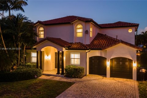 Casa en alquiler en Fort Lauderdale, Florida, 6 dormitorios, 340.86 m2 № 1950661 - foto 2