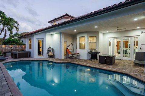 Casa en alquiler en Fort Lauderdale, Florida, 6 dormitorios, 340.86 m2 № 1950661 - foto 8